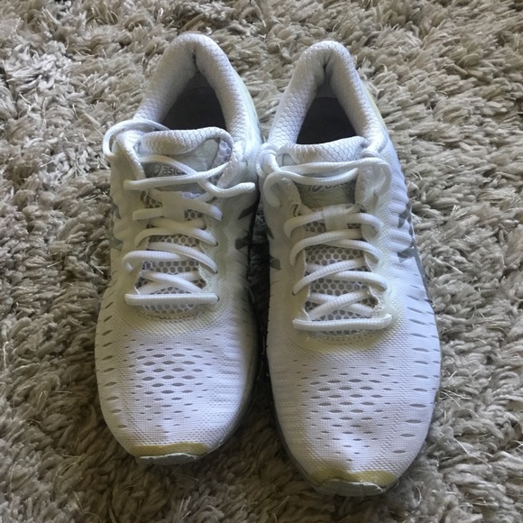 ASICS White Running Shoes - Picture 2 of 13